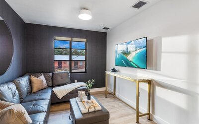 Lux Retreat By Renzzi