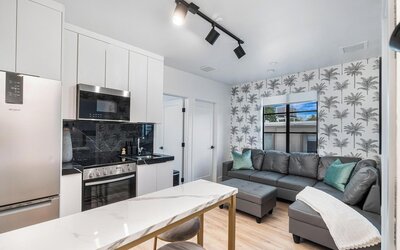 Lux Retreat By Renzzi