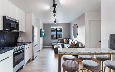 Lux Retreat By Renzzi