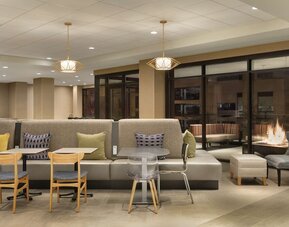 Home2 Suites by Hilton Chicago River North