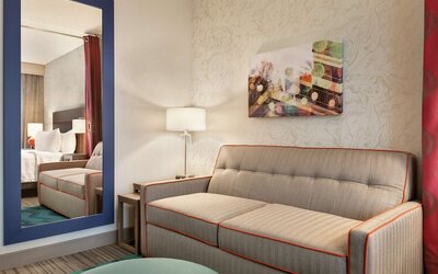 Home2 Suites by Hilton Chicago River North
