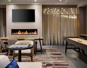 DoubleTree by Hilton Chicago Midway Airport