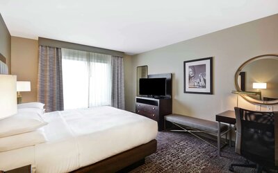 DoubleTree by Hilton Chicago Midway Airport
