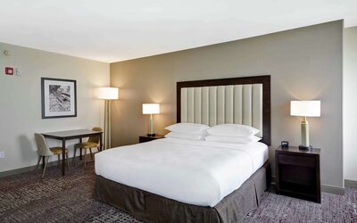 DoubleTree by Hilton Chicago Midway Airport