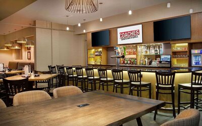 DoubleTree by Hilton Chicago Midway Airport