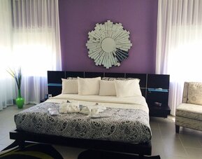 Marseilles Hotel