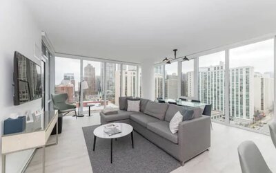 Level Chicago – Old Town