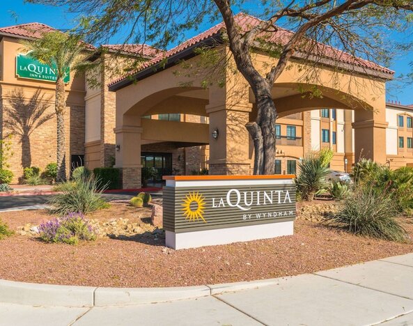 La Quinta Inn & Suites by Wyndham Las Vegas Airport South
