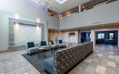 La Quinta Inn & Suites by Wyndham Las Vegas Airport South
