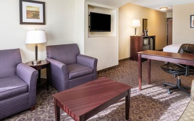 La Quinta Inn & Suites by Wyndham Las Vegas Airport South