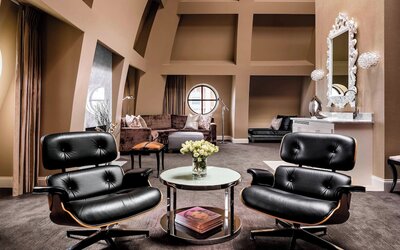 The Blackstone, Autograph Collection