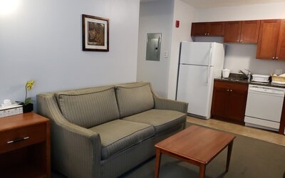 Crescent Suites Hotel