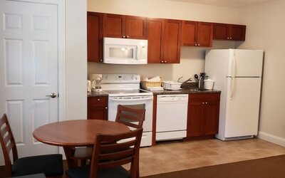 Crescent Suites Hotel