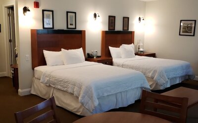 Crescent Suites Hotel
