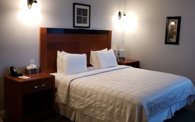 Crescent Suites Hotel
