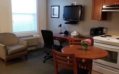 Crescent Suites Hotel