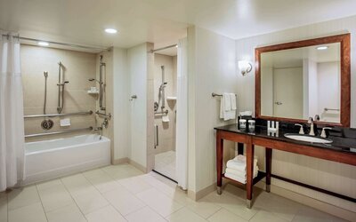 Embassy Suites by Hilton Boston Waltham