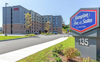 Hampton Inn & Suites Boston/Waltham