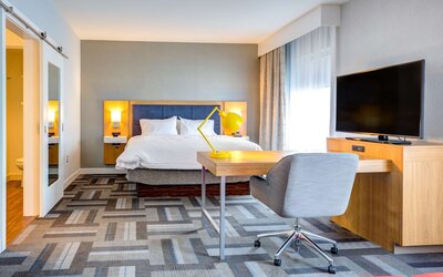 Hampton Inn & Suites Boston/Waltham
