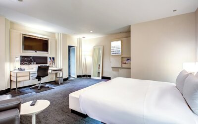 THE MIDLAND HOTEL, Chicago, a Tribute Portfolio Hotel