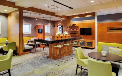 Courtyard by Marriott Boston Logan Airport
