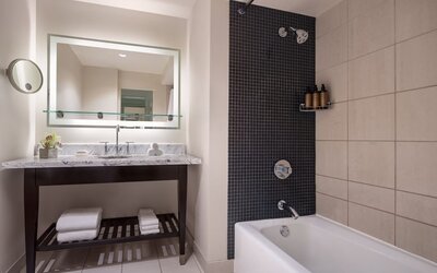 THE MIDLAND HOTEL, Chicago, a Tribute Portfolio Hotel