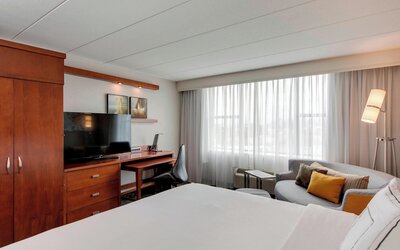 Courtyard by Marriott Boston Logan Airport