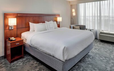 Courtyard by Marriott Boston Logan Airport