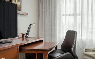 Courtyard by Marriott Boston Logan Airport