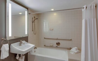 Courtyard by Marriott Boston Logan Airport