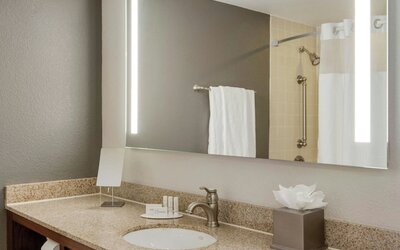Courtyard by Marriott Boston Logan Airport