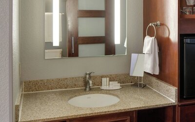 Courtyard by Marriott Boston Logan Airport