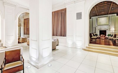 The Chicago Hotel Collection Ambassador Gold Coast