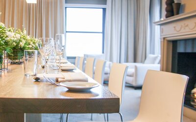 The Chicago Hotel Collection Ambassador Gold Coast