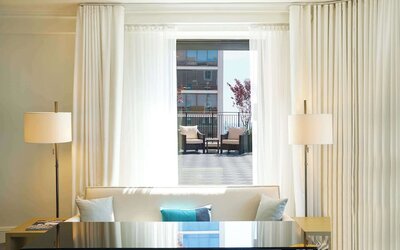 The Chicago Hotel Collection Ambassador Gold Coast