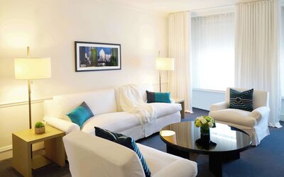 The Chicago Hotel Collection Ambassador Gold Coast