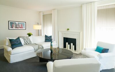 The Chicago Hotel Collection Ambassador Gold Coast