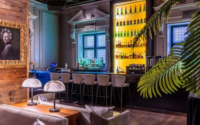 The Chicago Hotel Collection Ambassador Gold Coast