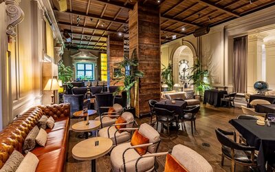 The Chicago Hotel Collection Ambassador Gold Coast