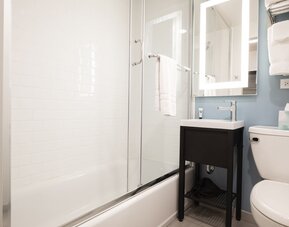 Hotel Saint Clair- Magnificent Mile