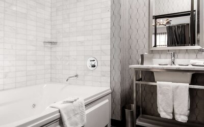 The Allegro Royal Sonesta Hotel Chicago Loop