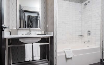 The Allegro Royal Sonesta Hotel Chicago Loop