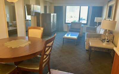 Jockey Resort Suites Center Strip