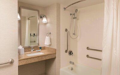 Four Points by Sheraton Boston Logan Airport Revere