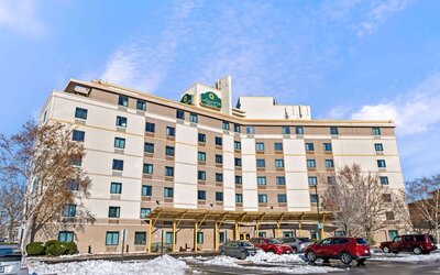 La Quinta Inn & Suites by Wyndham Boston Somerville