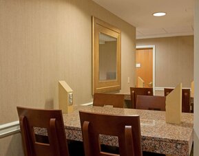 La Quinta Inn & Suites by Wyndham Boston Somerville