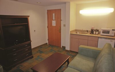 La Quinta Inn & Suites by Wyndham Boston Somerville