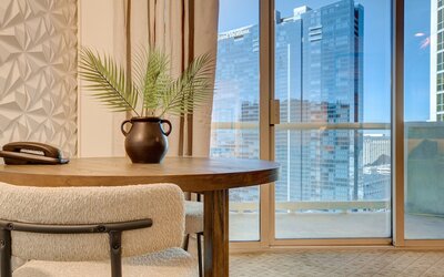 Premium Suite w/balcony at The Signature