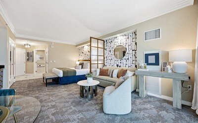 Premium Suite w/balcony at The Signature