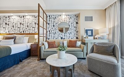 Premium Suite w/balcony at The Signature